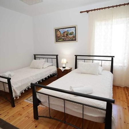 Eniguesthouse จีโรคาสเตอร์ ภายนอก รูปภาพ