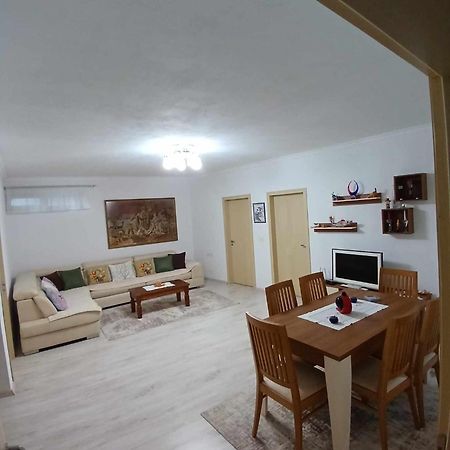 Eniguesthouse จีโรคาสเตอร์ ภายนอก รูปภาพ