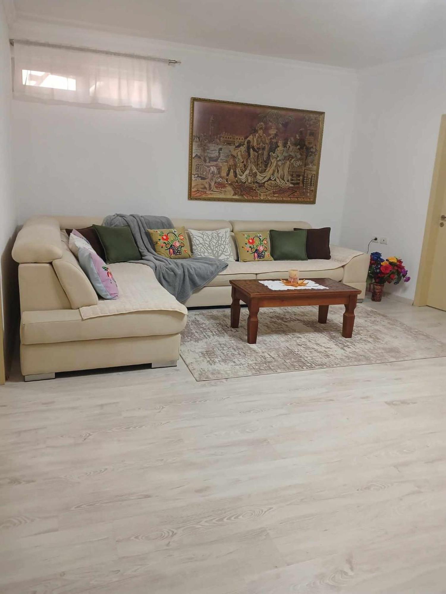 Eniguesthouse จีโรคาสเตอร์ ภายนอก รูปภาพ
