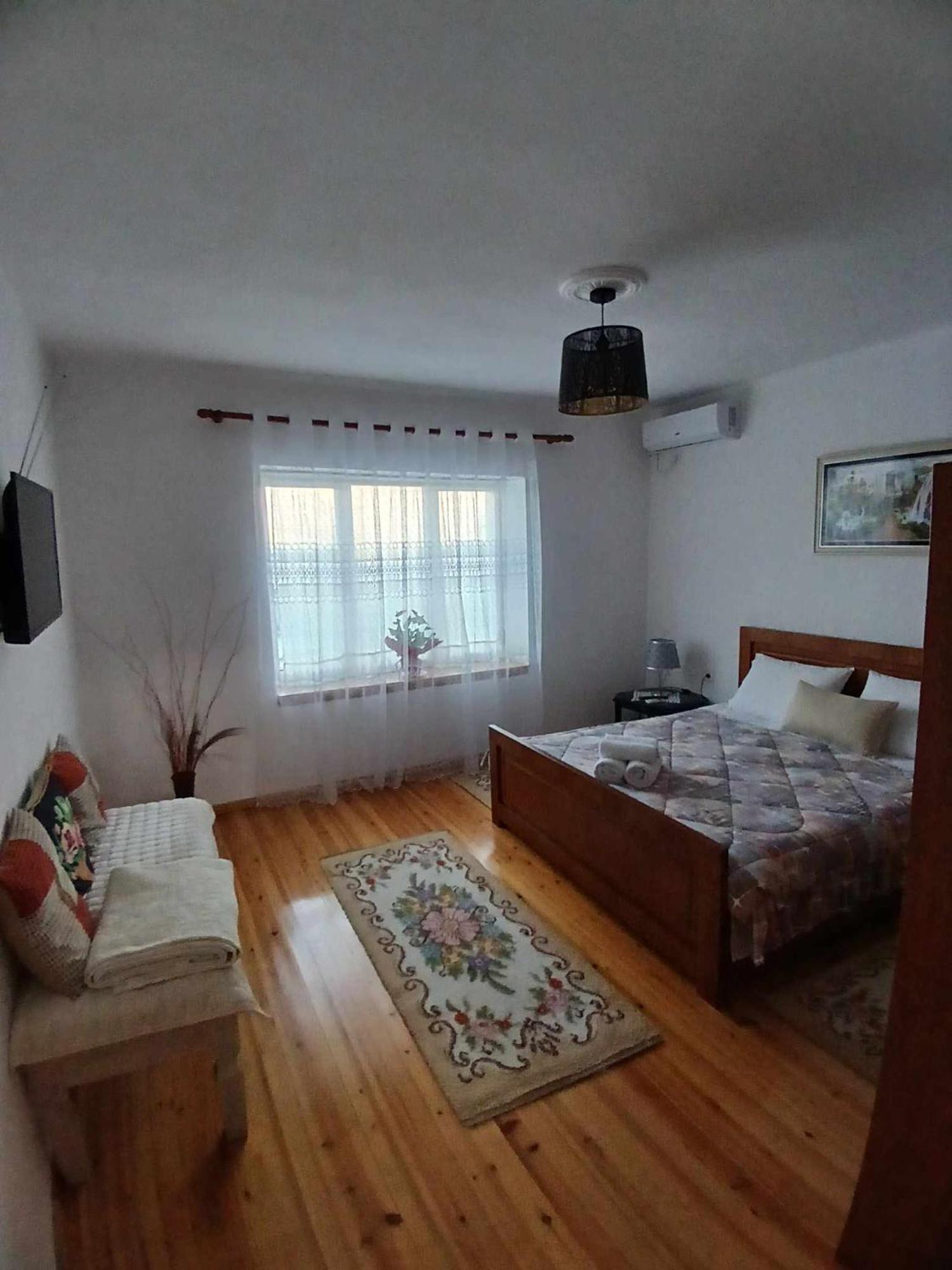 Eniguesthouse จีโรคาสเตอร์ ภายนอก รูปภาพ