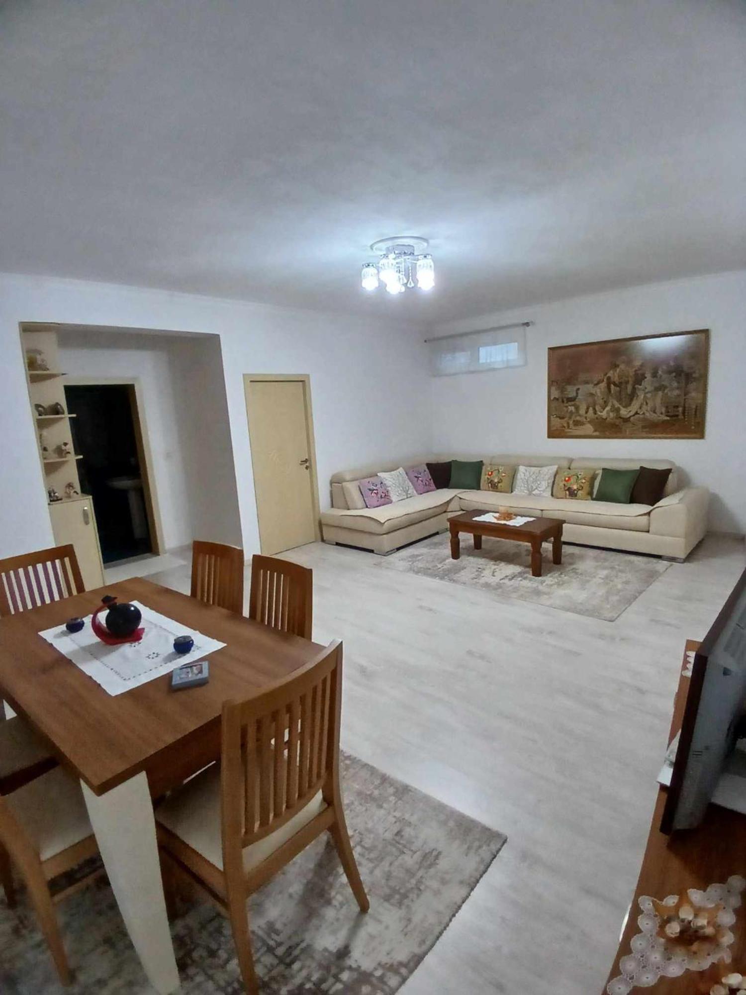 Eniguesthouse จีโรคาสเตอร์ ภายนอก รูปภาพ