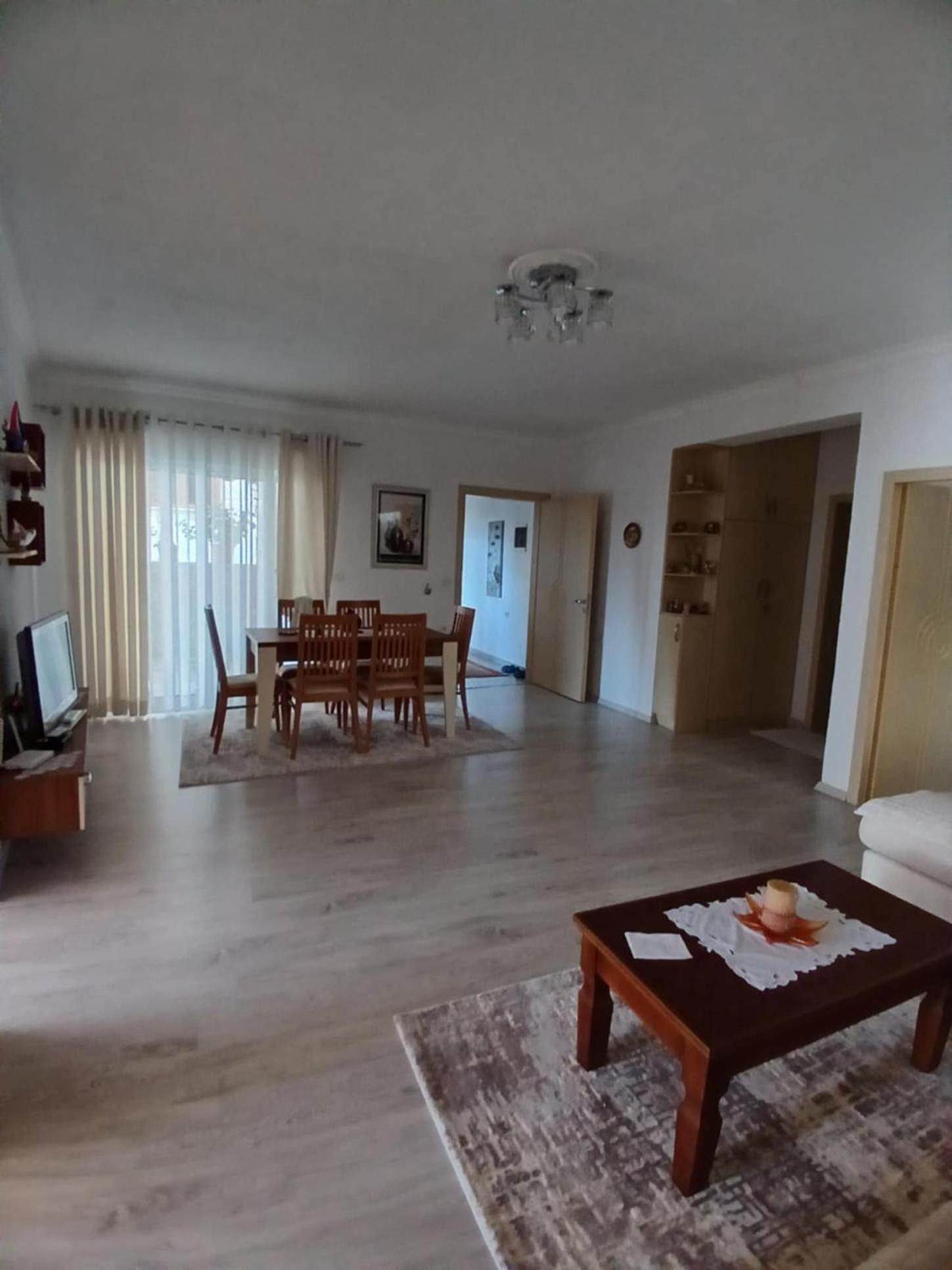 Eniguesthouse จีโรคาสเตอร์ ภายนอก รูปภาพ