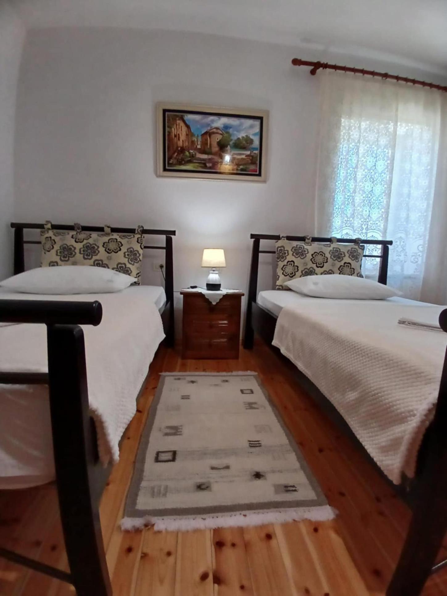 Eniguesthouse จีโรคาสเตอร์ ภายนอก รูปภาพ